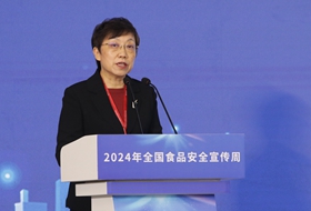 海關(guān)總署黨委委員、政治部主任呂偉紅_副本.jpg