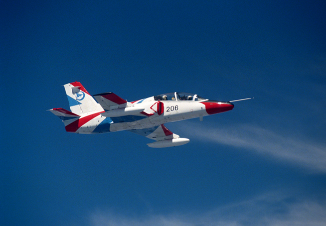 K-8�̾��C